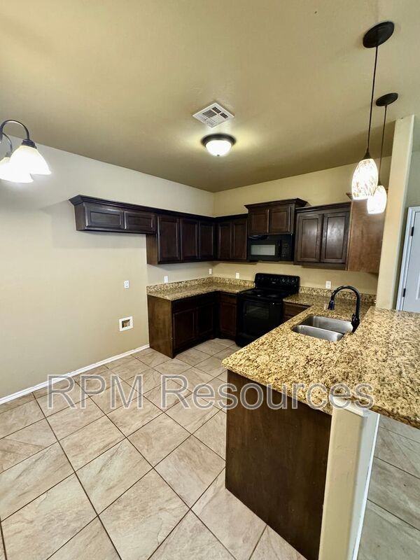157 Bison Court Way - Photo 7 of 20