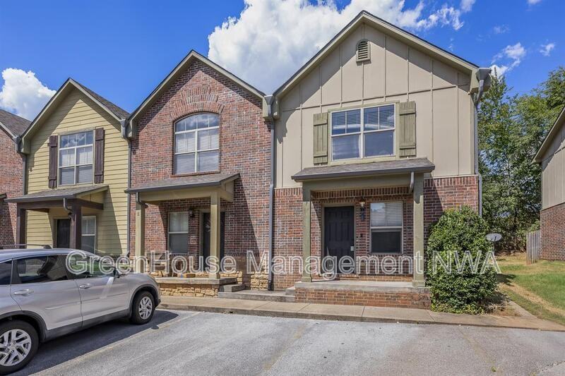 2210 Karrington Rdg - Photo 2 of 25