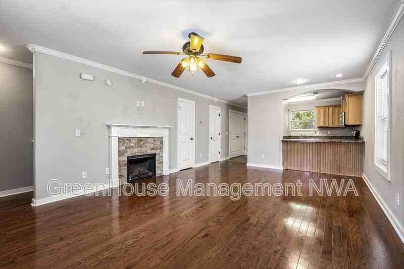 2210 Karrington Rdg - Photo 4 of 25