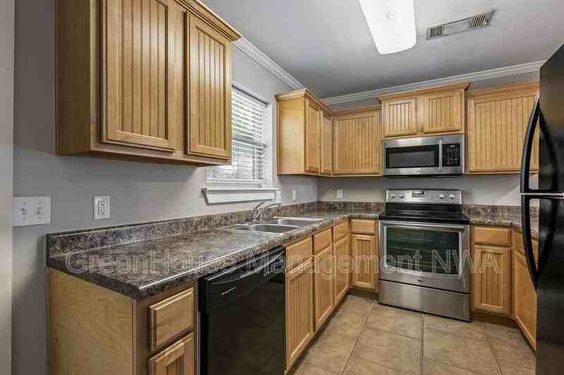 2210 Karrington Rdg - Photo 7 of 25