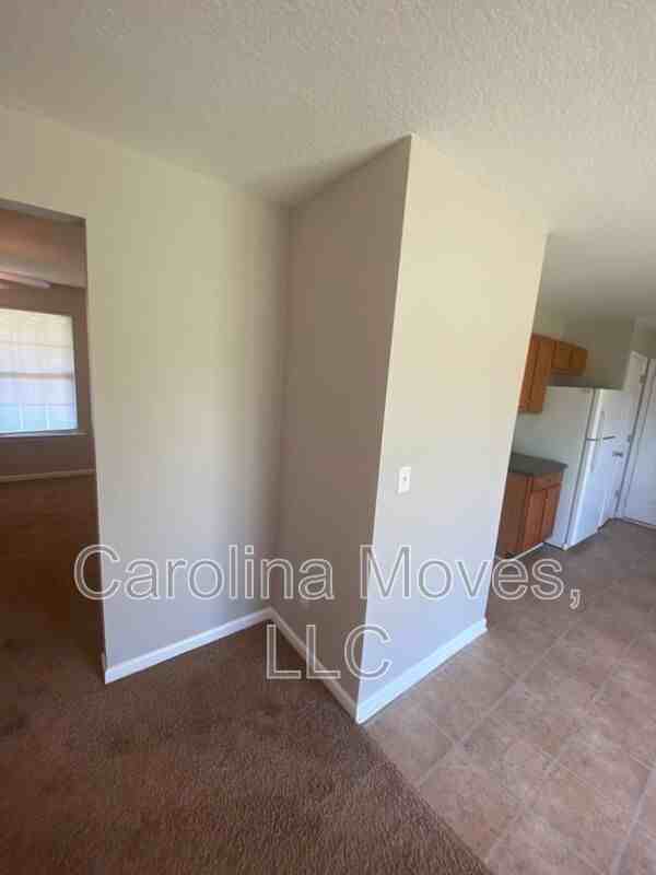 204 Reidville Rd - Photo 5 of 8