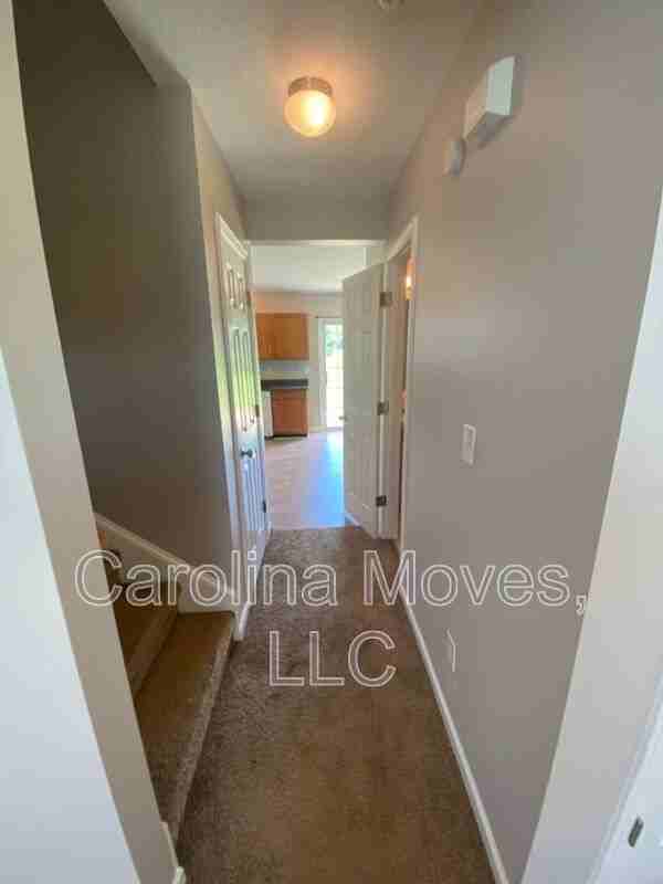 204 Reidville Rd - Photo 7 of 8