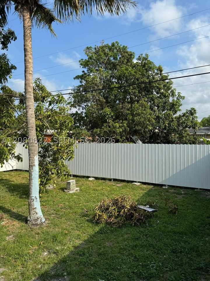 1220 Nw 102nd St #1220 - Photo 5 of 31