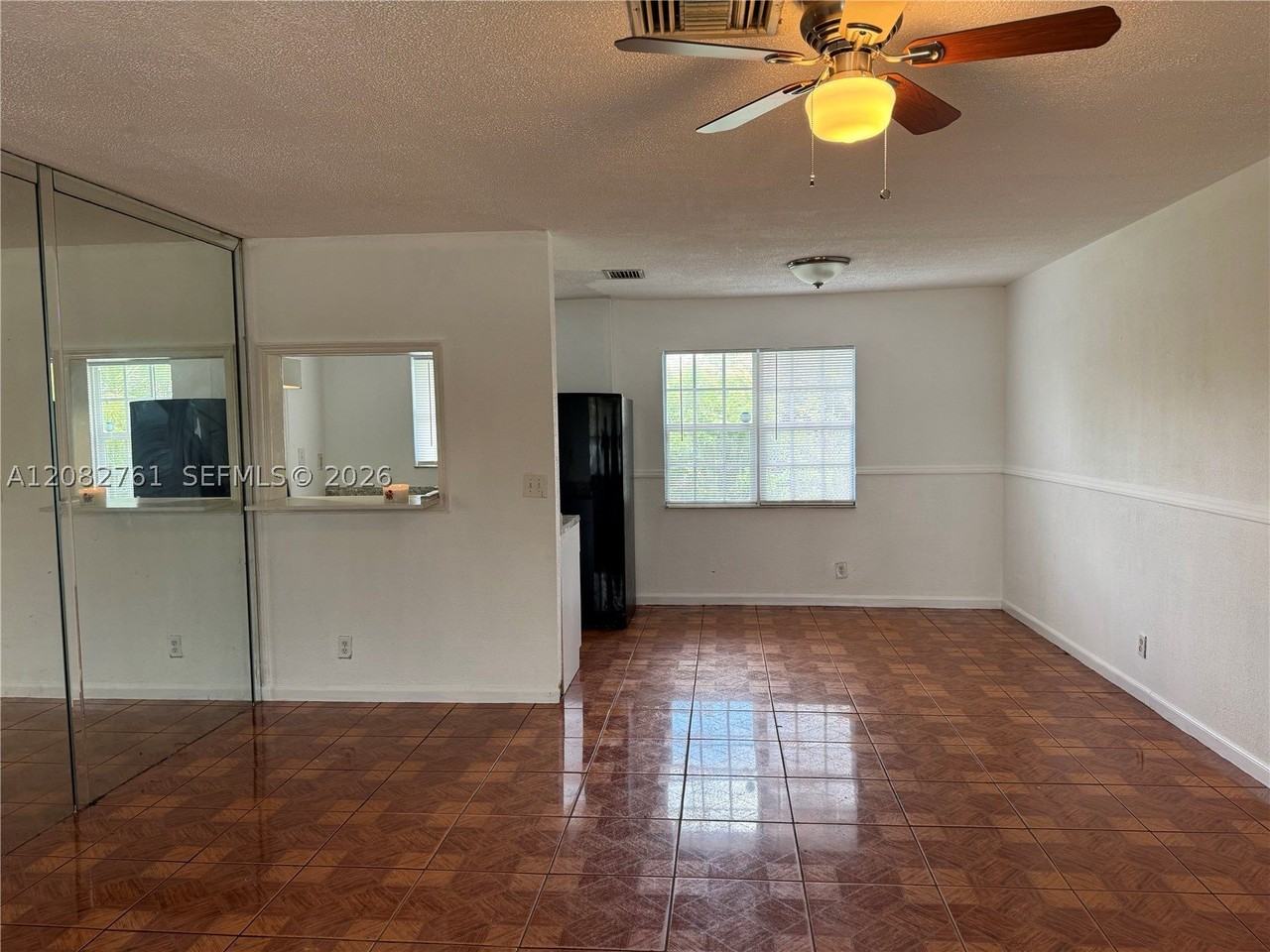 717 Sw 79th Ave - Photo 3 of 14