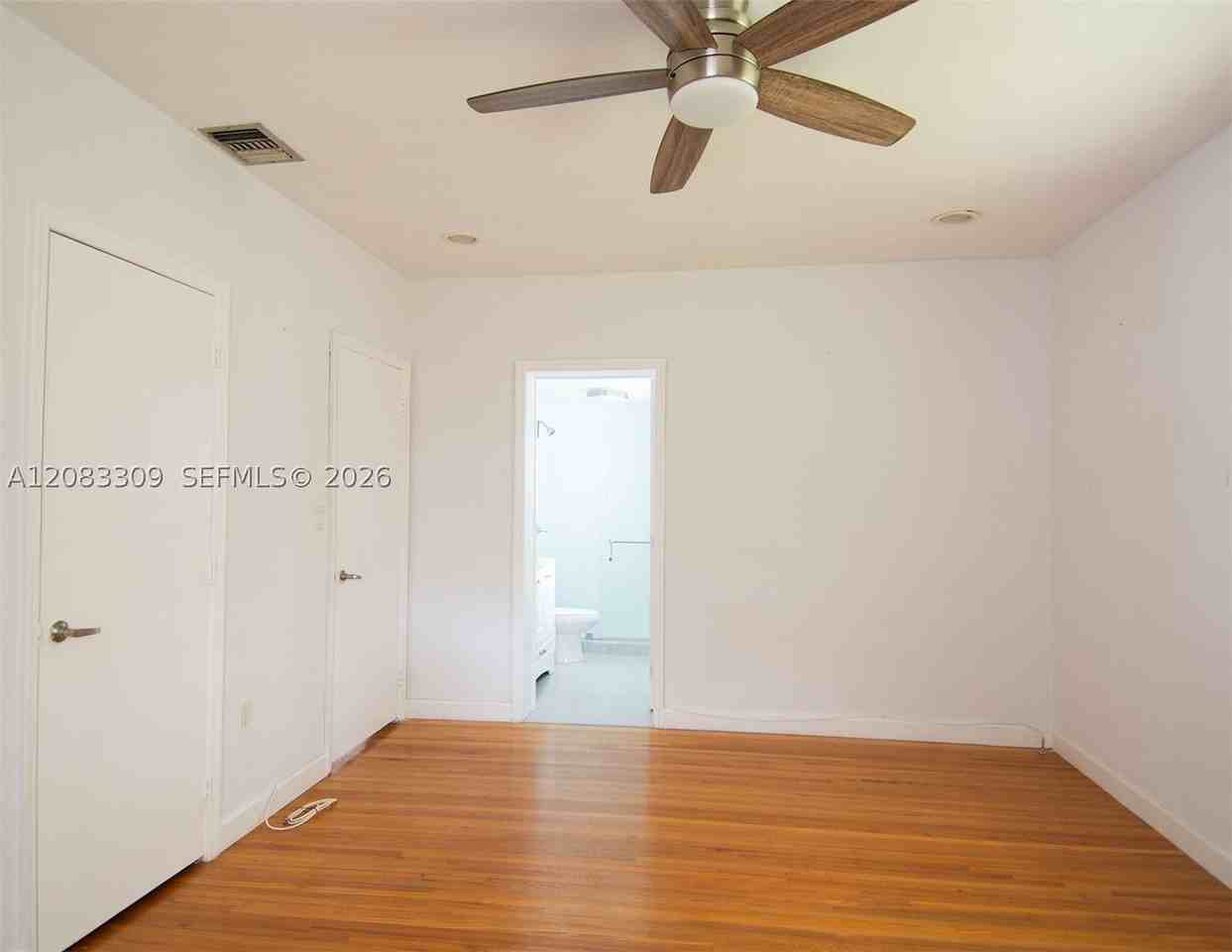 6090 Sw 27th St - Photo 4 of 16