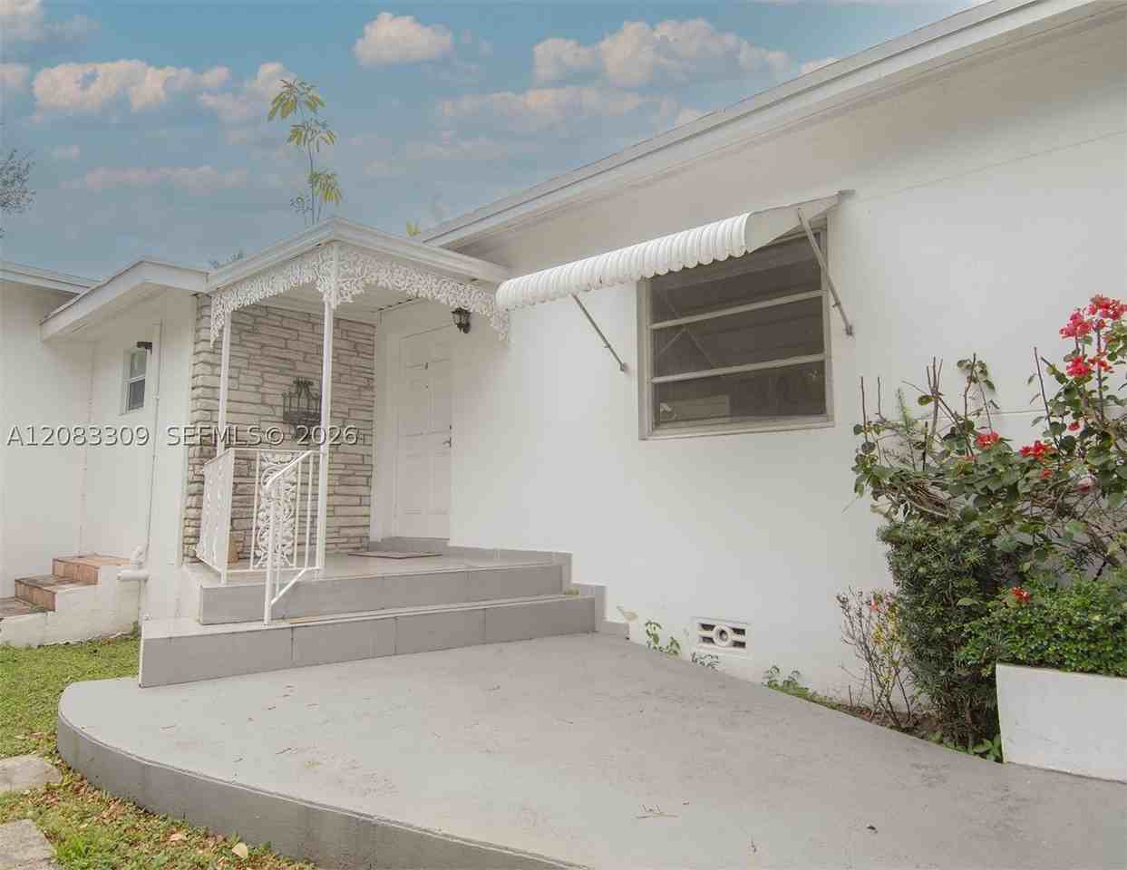 6090 Sw 27th St - Photo 6 of 16