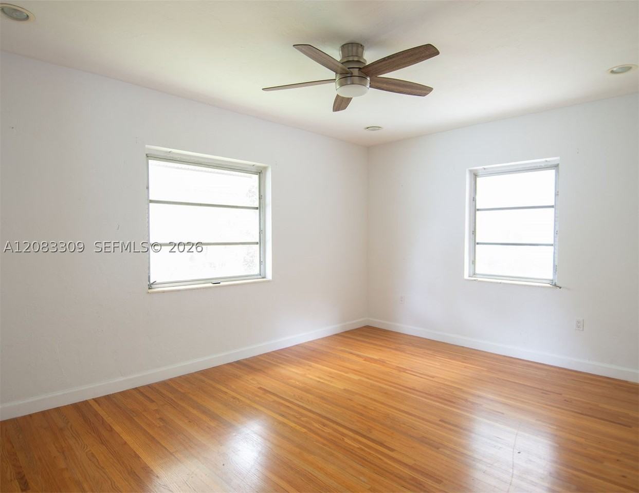 6090 Sw 27th St - Photo 7 of 16
