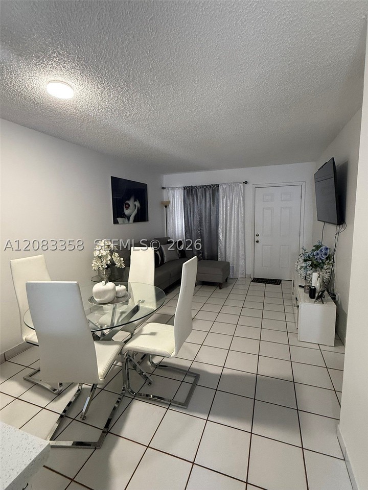 5420 W 21st Ct #211 - Photo 4 of 23