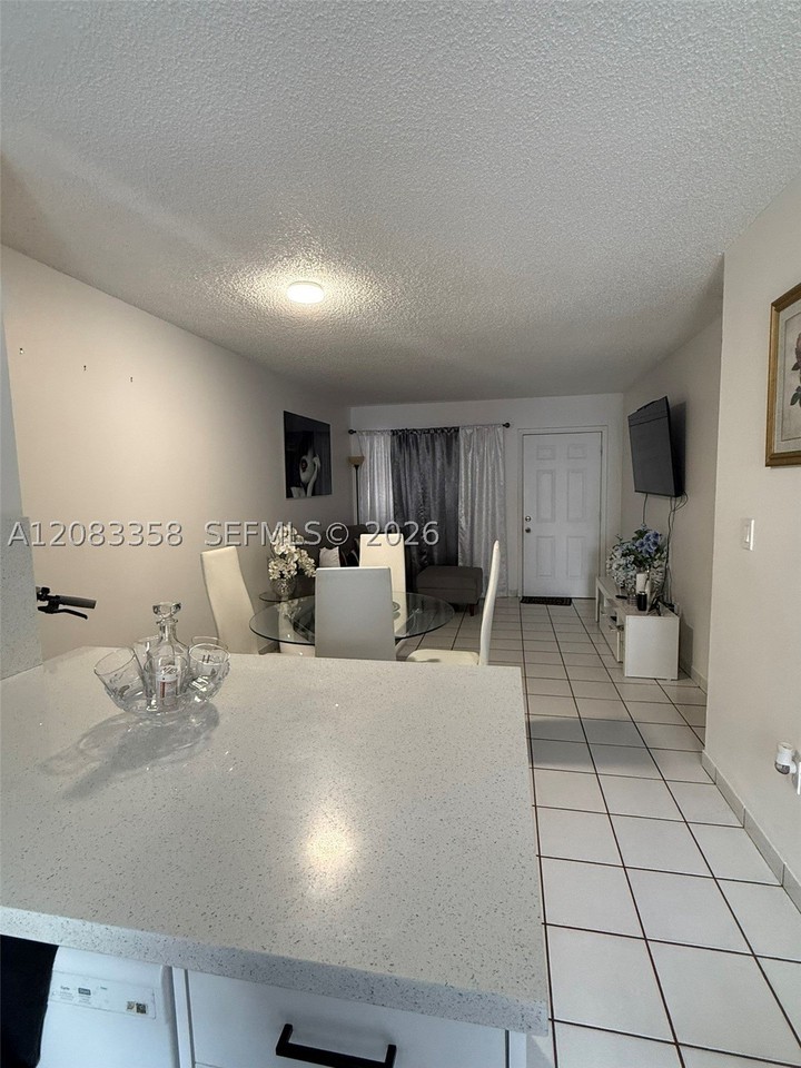 5420 W 21st Ct #211 - Photo 5 of 23
