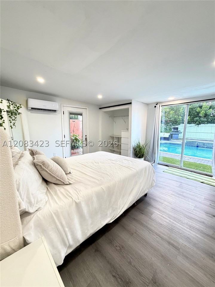 6781 Park St - Photo 6 of 18