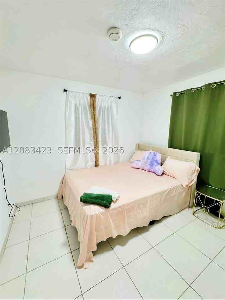 6781 Park St - Photo 7 of 18