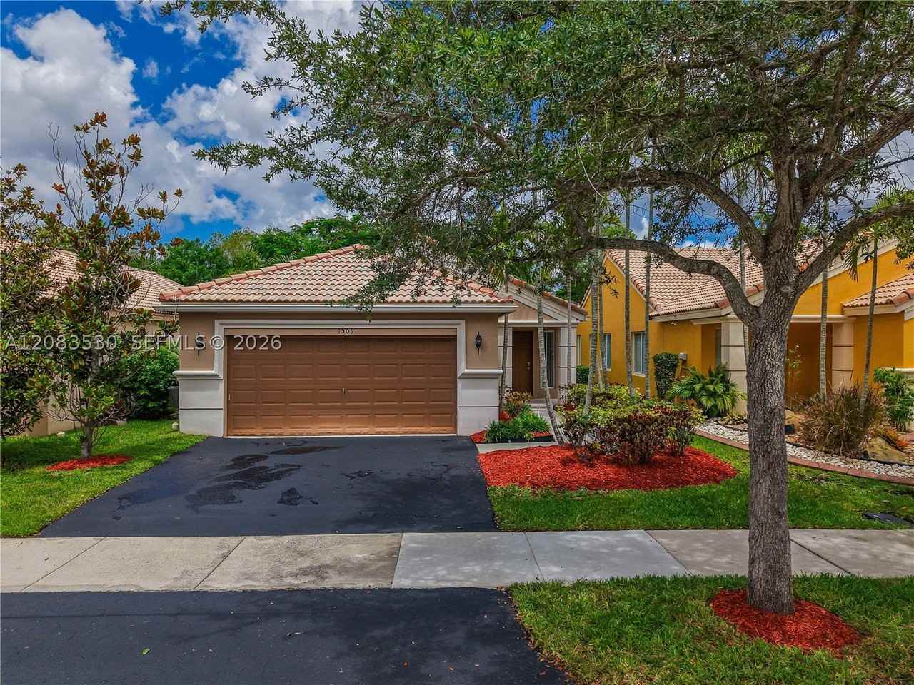 1509 Canary Island Dr - Photo 2 of 34