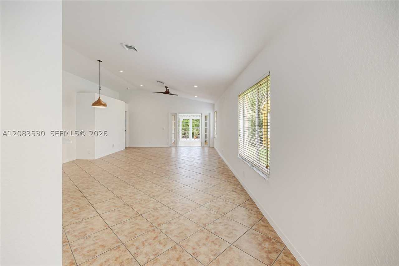 1509 Canary Island Dr - Photo 7 of 34