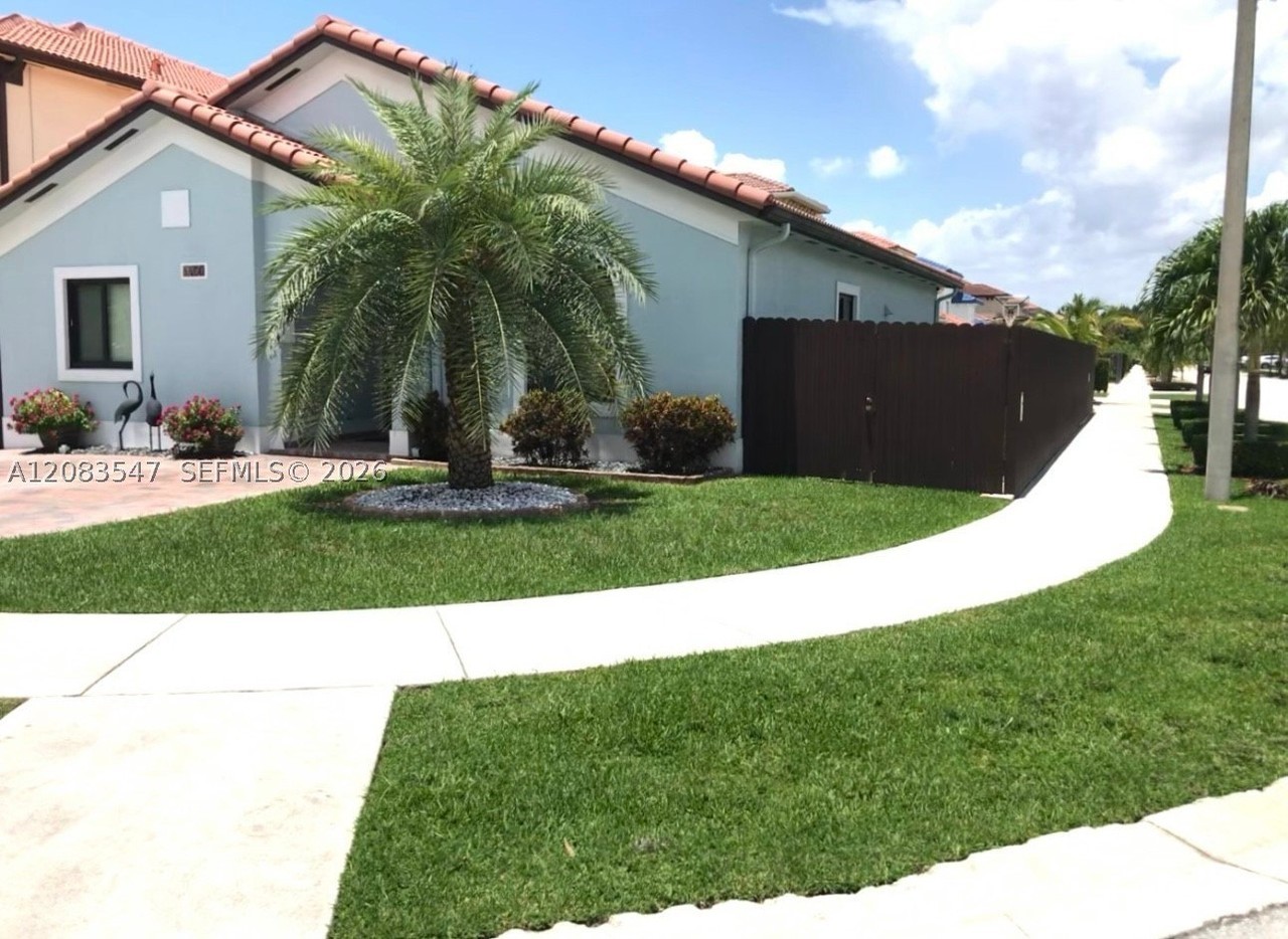 4400 Sw 164th Path - Photo 2 of 23