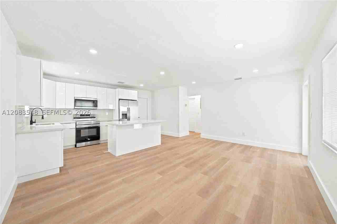 1491 Nw 55th Ter - Photo 3 of 18