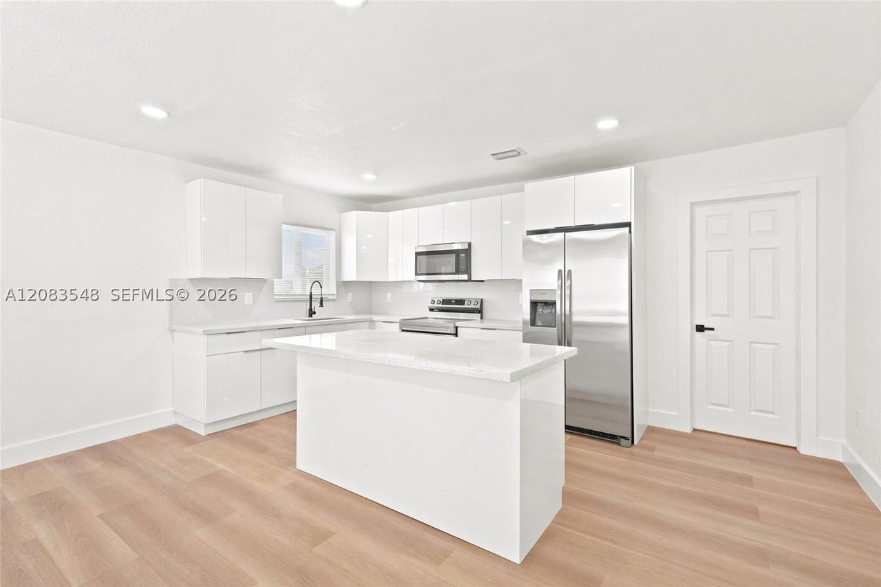 1491 Nw 55th Ter - Photo 6 of 18