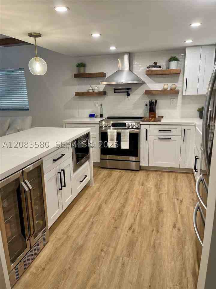 9765 Sw 93rd Ter #9765 - Photo 5 of 19