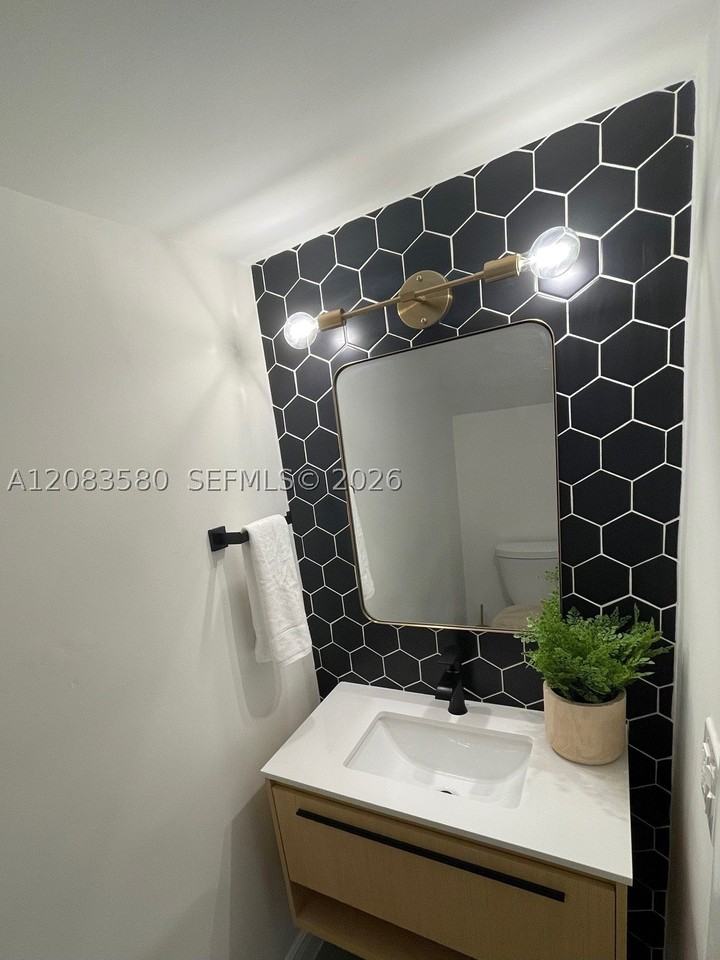 9765 Sw 93rd Ter #9765 - Photo 6 of 19