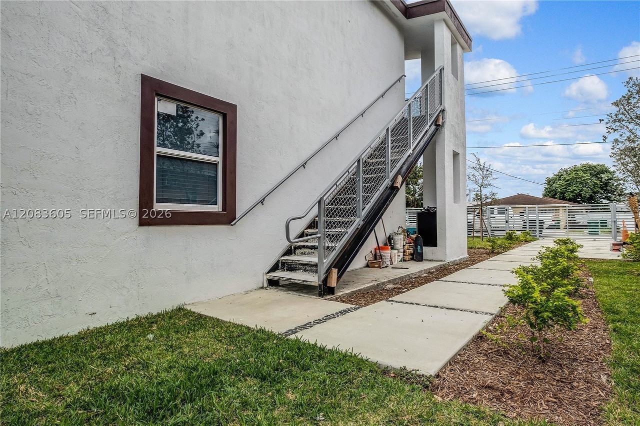 763 Nw 80th St #B - Photo 2 of 21