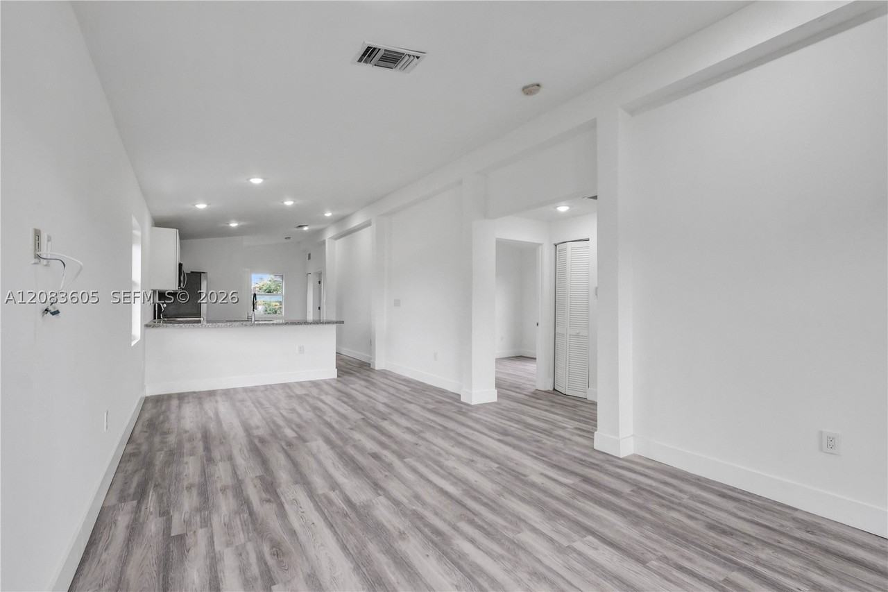 763 Nw 80th St #B - Photo 5 of 21