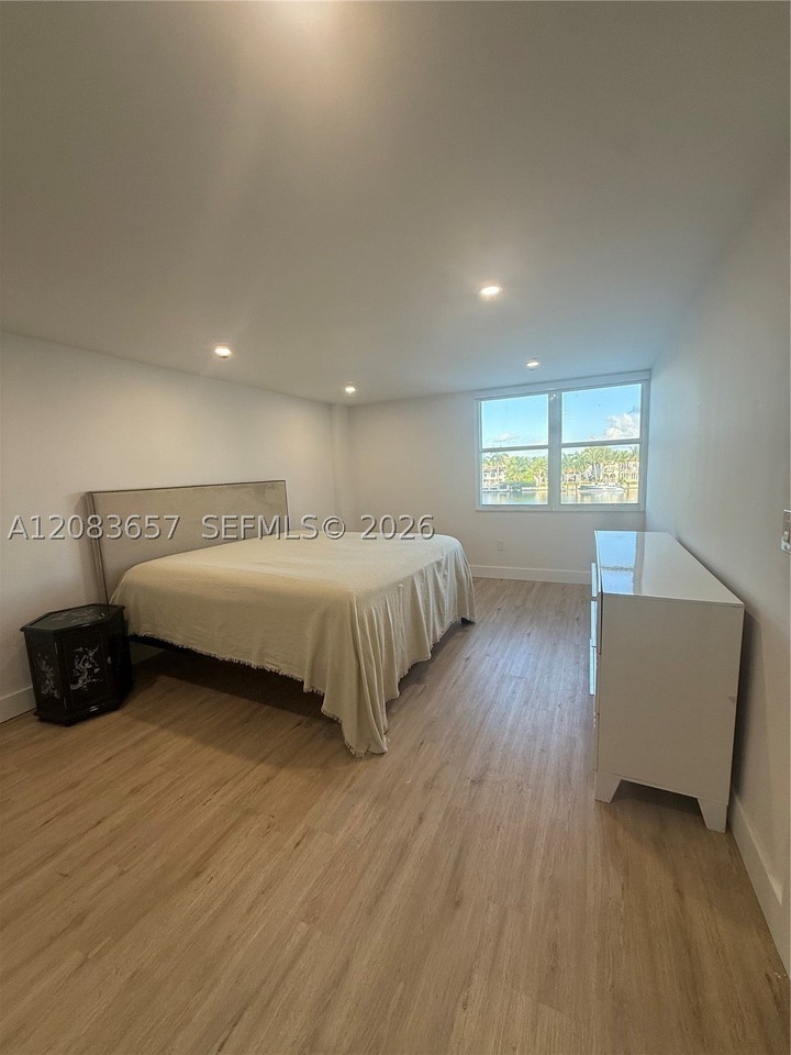 5750 Collins Ave #3F - Photo 2 of 8