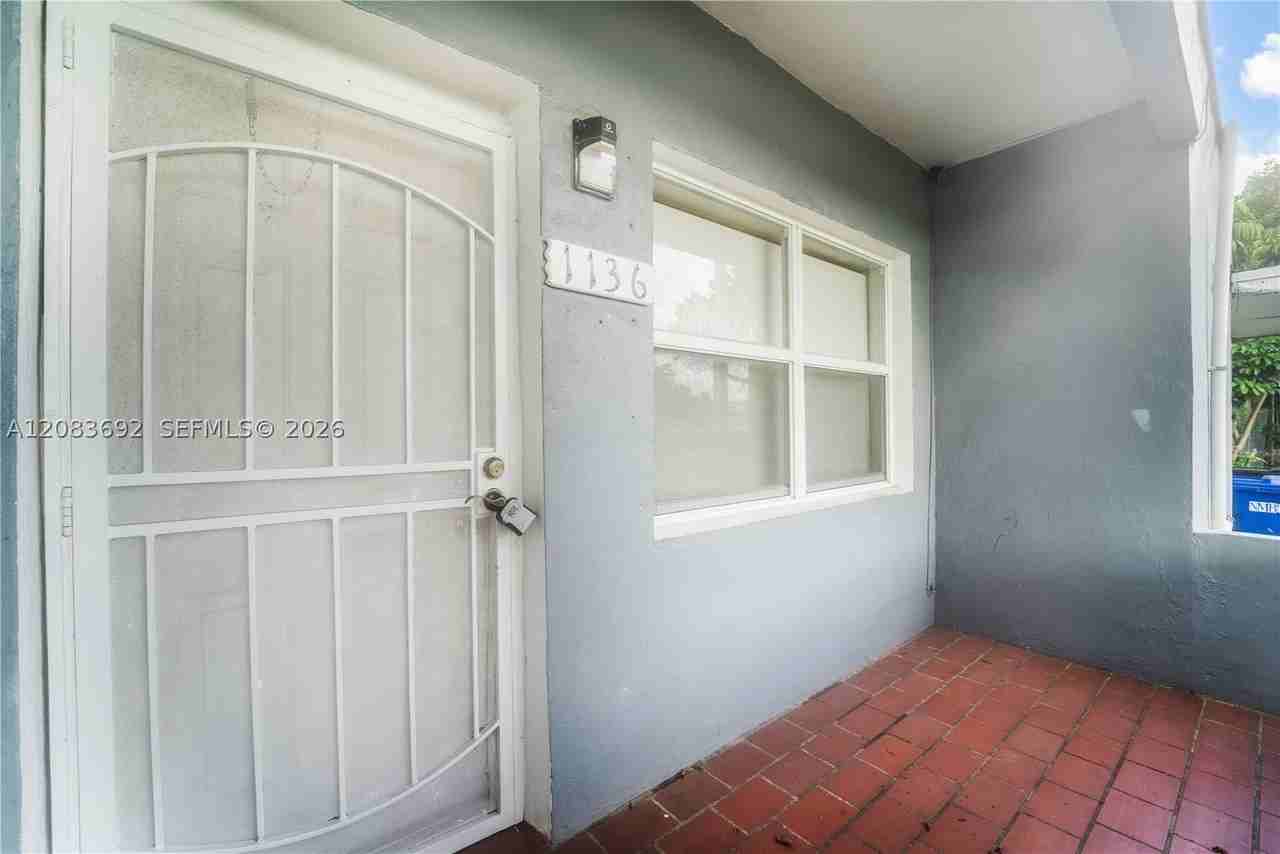 1136 Ne 167th St #A - Photo 4 of 21