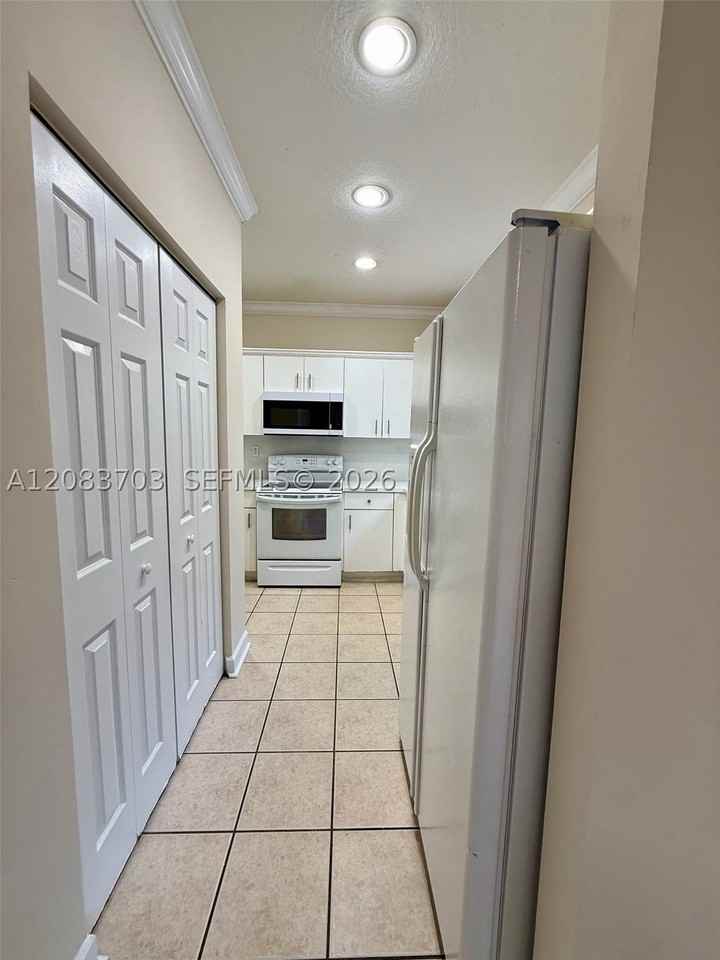 2601 Ne 41st Cir - Photo 5 of 21
