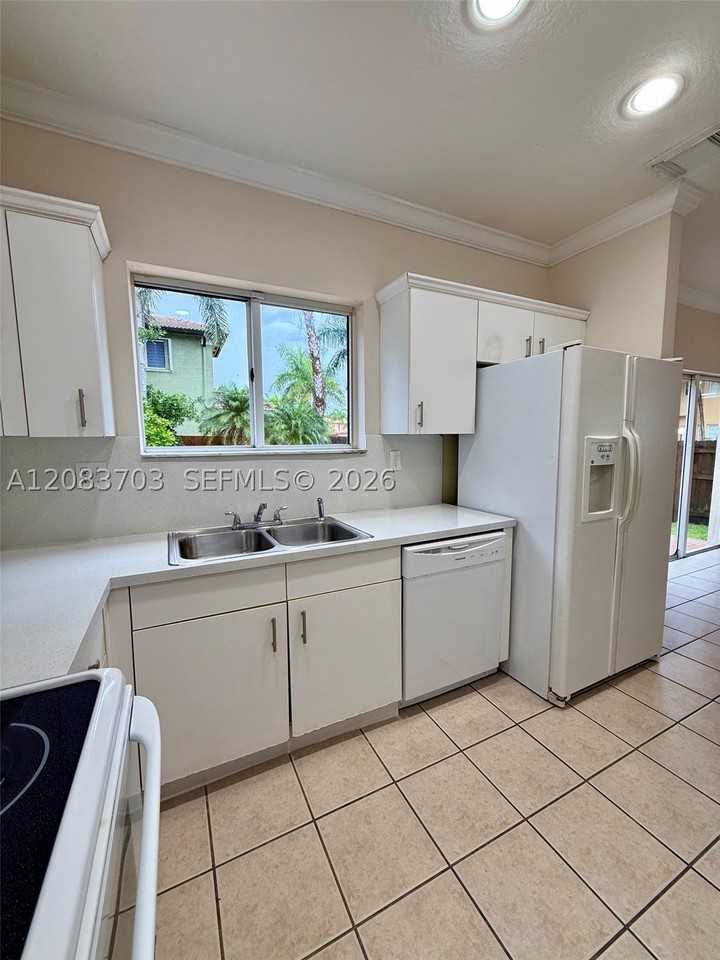 2601 Ne 41st Cir - Photo 7 of 21