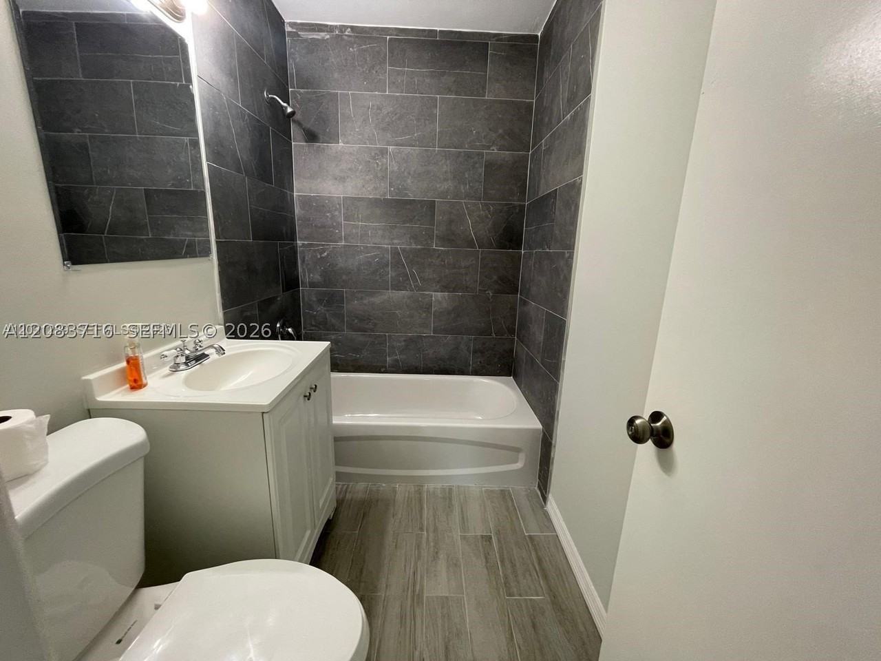 3921 Sw 31st Dr #3921 - Photo 2 of 18