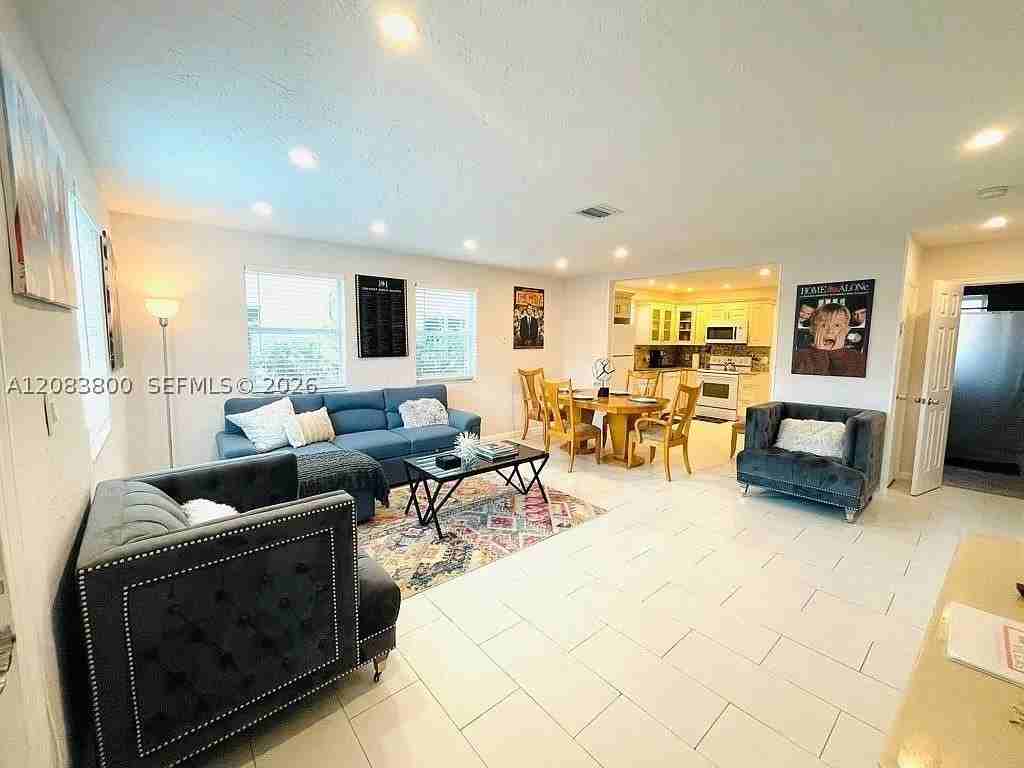 1721 Mayo St - Photo 6 of 22