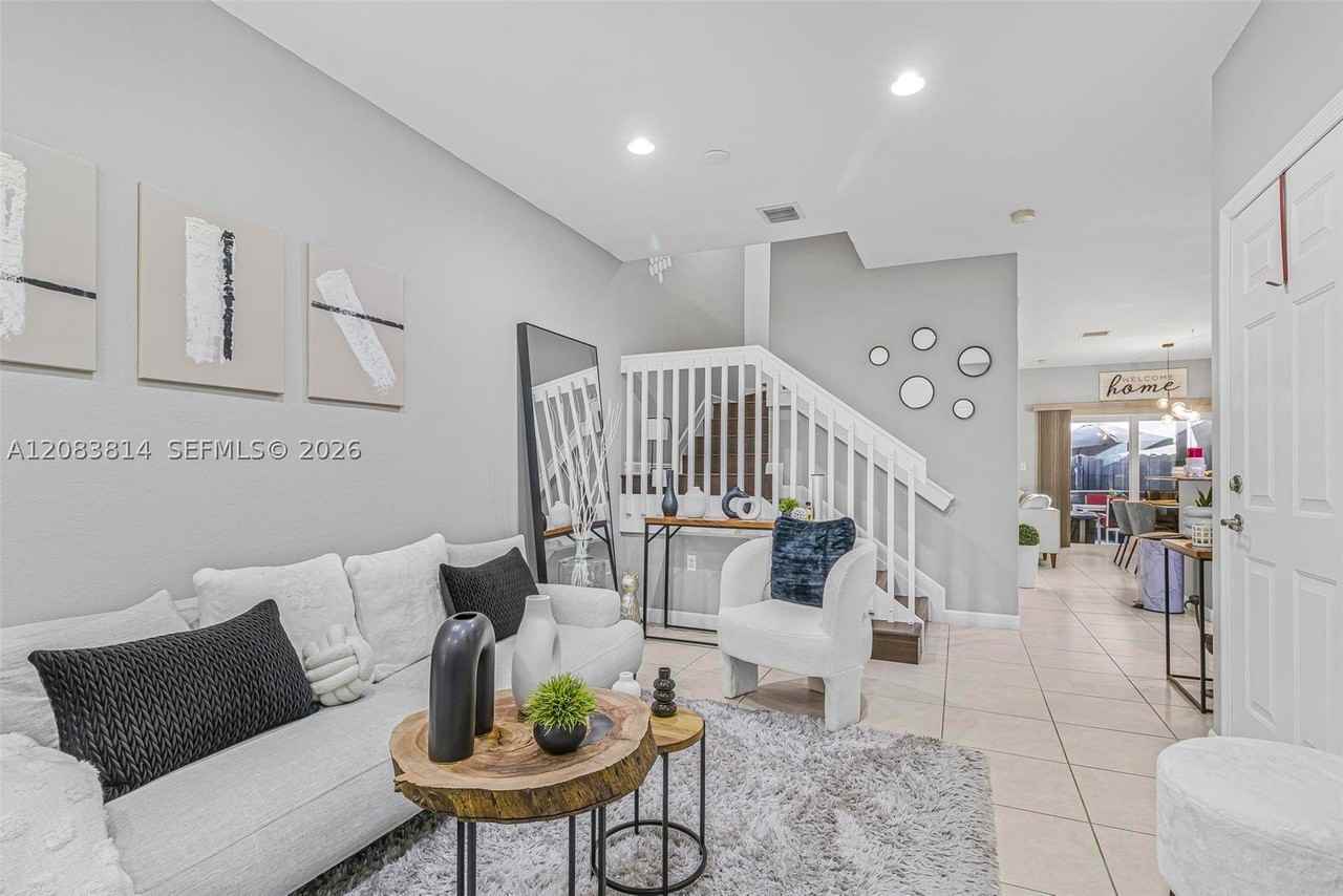 8962 Sw 225th St - Photo 4 of 28
