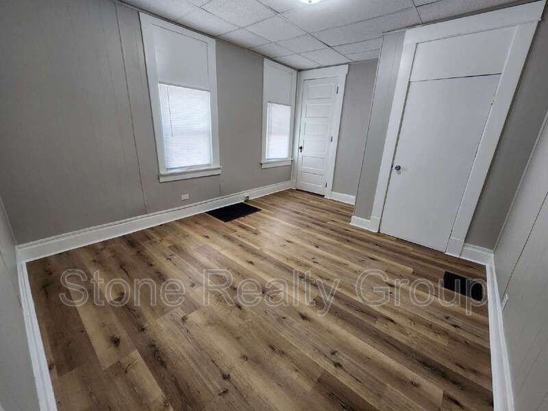 1130 N 8th St #A - Photo 4 of 6