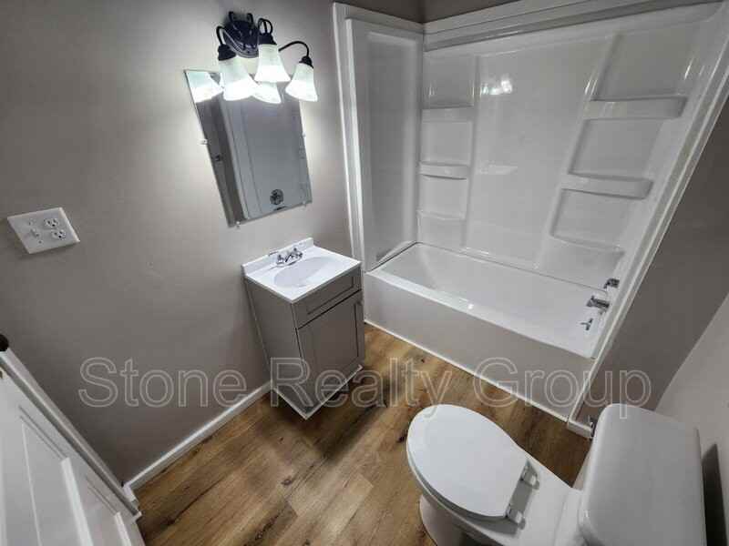 1130 N 8th St #A - Photo 5 of 6