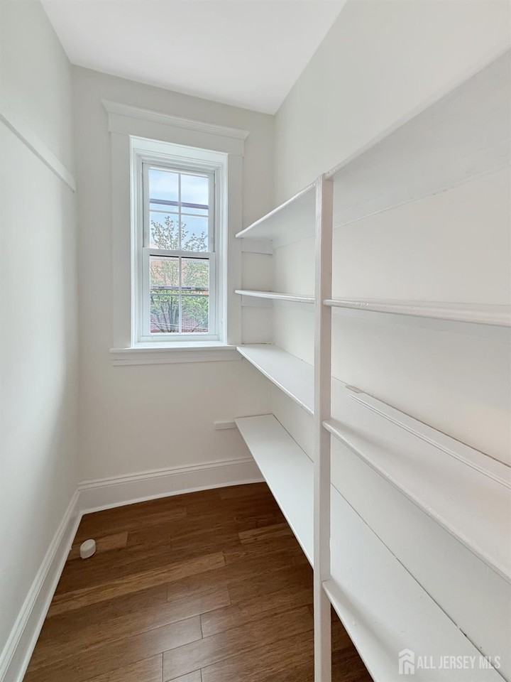 422 Main St - Photo 6 of 14