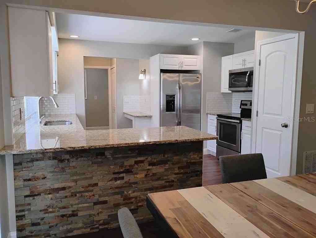 3055 Pan American Blvd - Photo 5 of 23