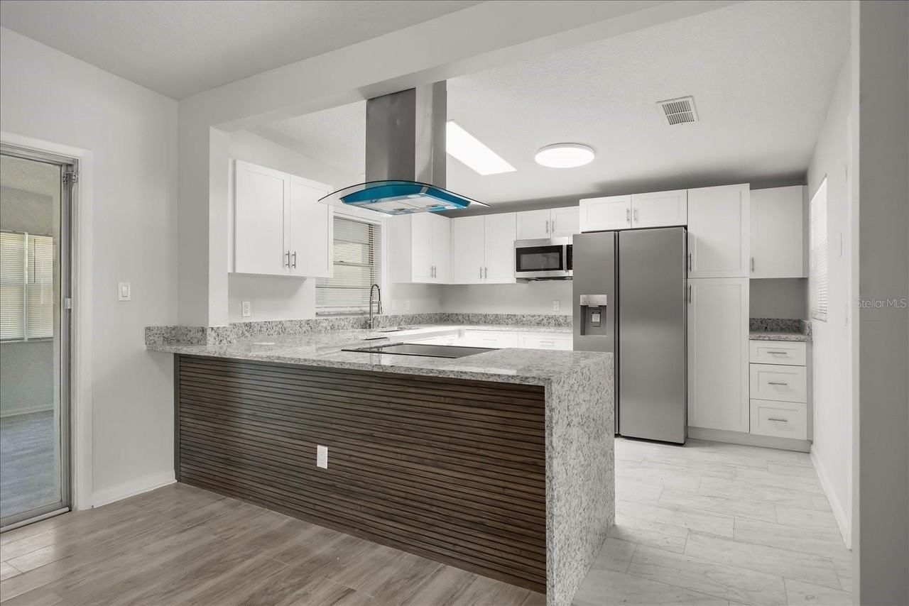 1849 Viburnum Ln - Photo 4 of 24