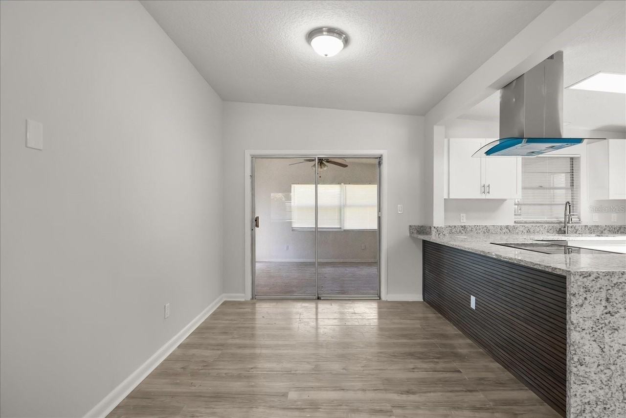 1849 Viburnum Ln - Photo 5 of 24