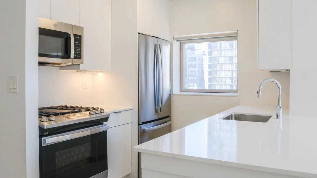 6th Avenue #14D - Photo 4 of 5