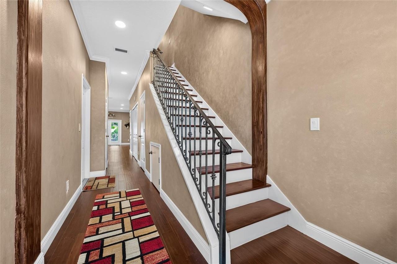 1401 Catherine St - Photo 4 of 33