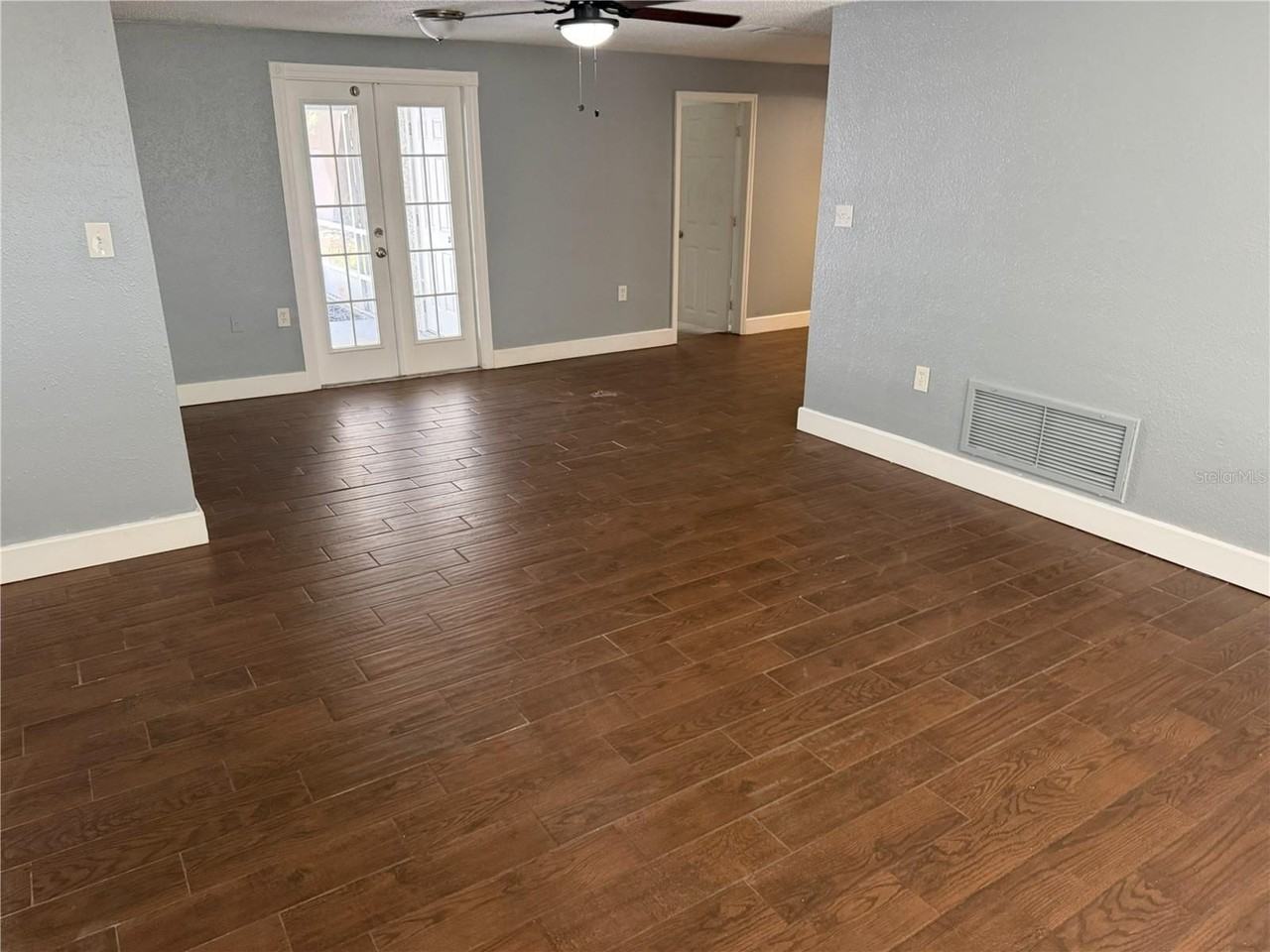 10010 Regency Park Blvd - Photo 2 of 17