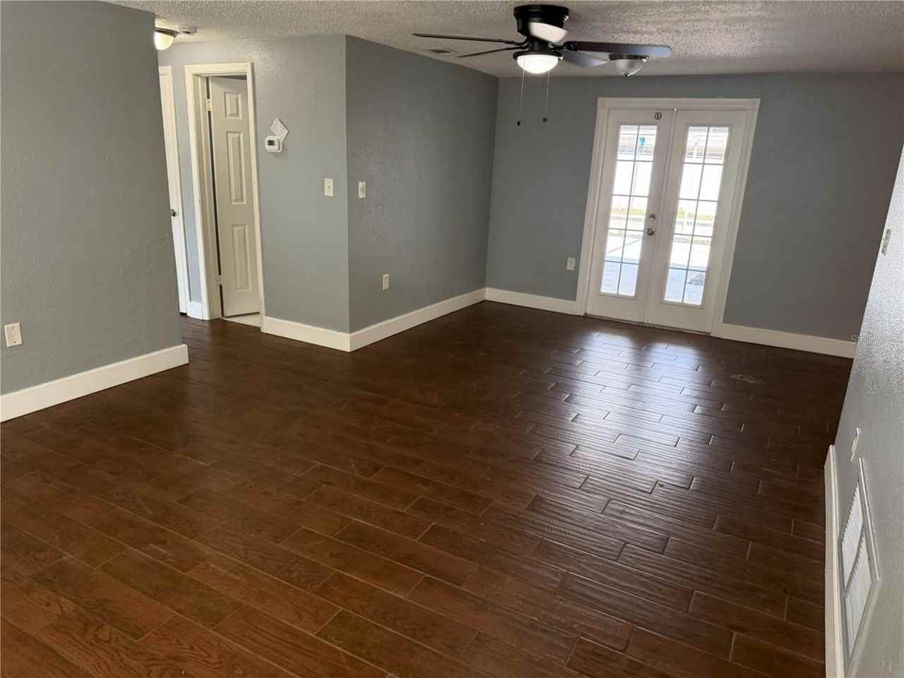 10010 Regency Park Blvd - Photo 3 of 17