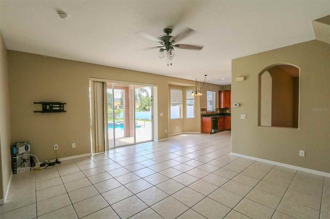 9018 Pinebreeze Dr - Photo 3 of 45