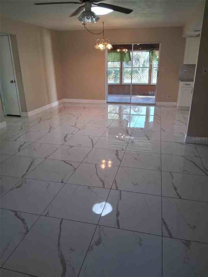 8758 Hemlock Ln - Photo 5 of 14
