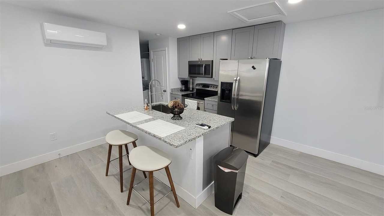 3810 45th Ave N #E - Photo 4 of 19
