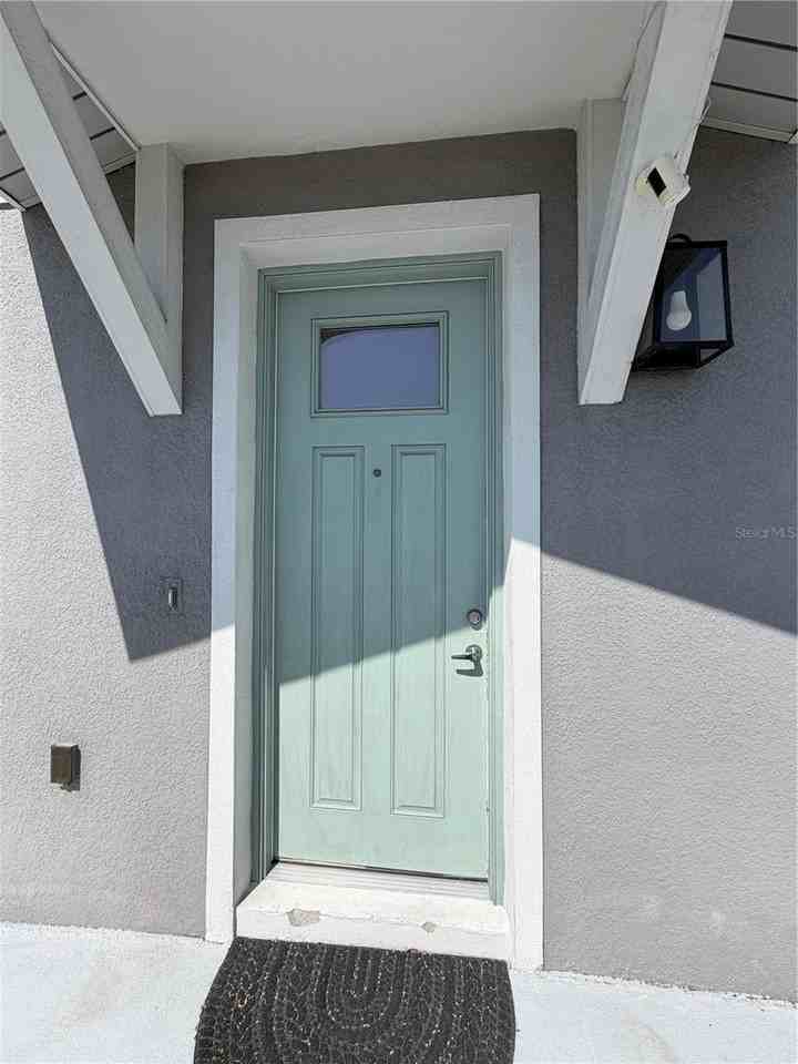 4201 W Gray St #1 - Photo 4 of 24