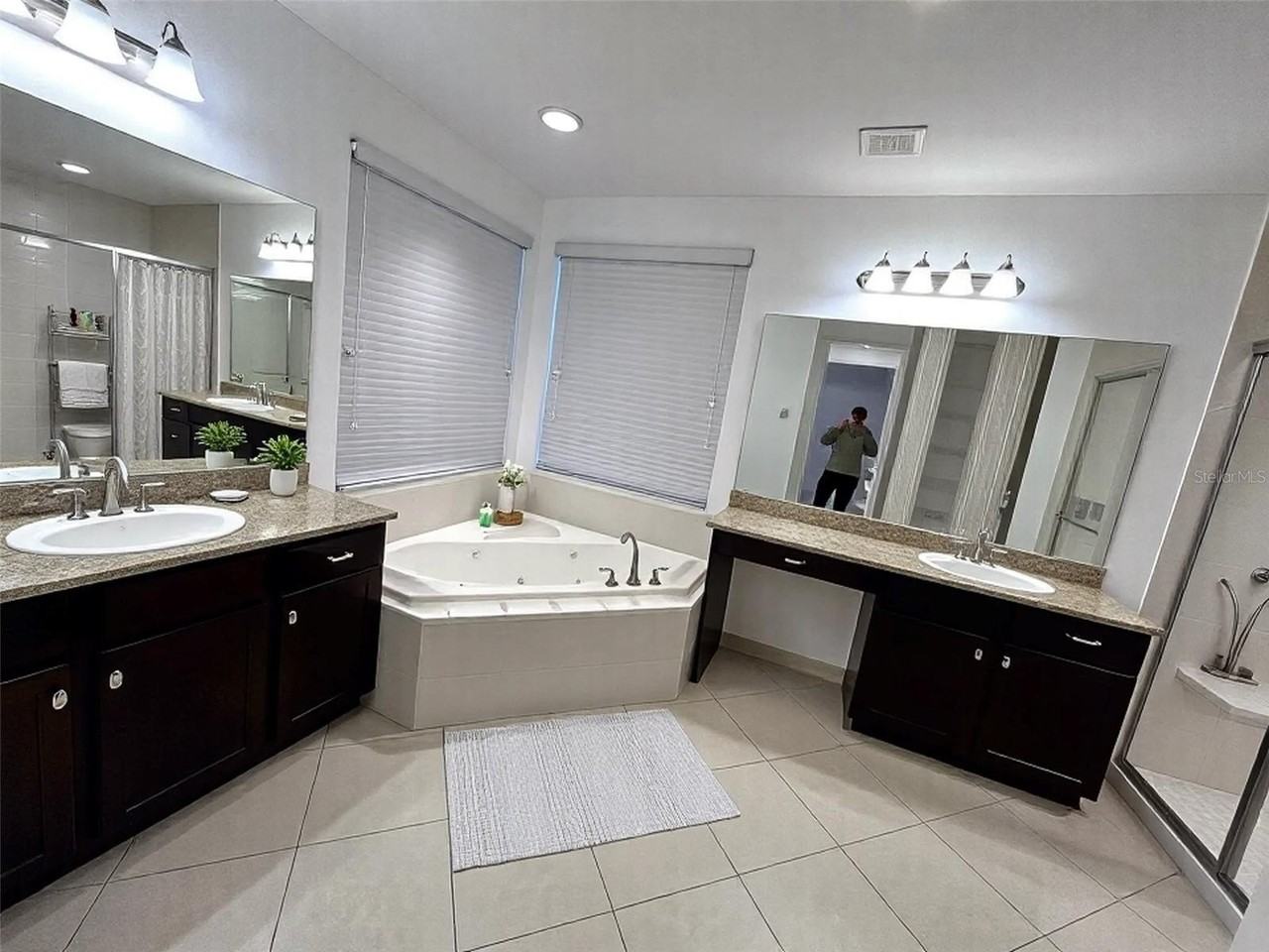 2106 Scholartree Way - Photo 7 of 19