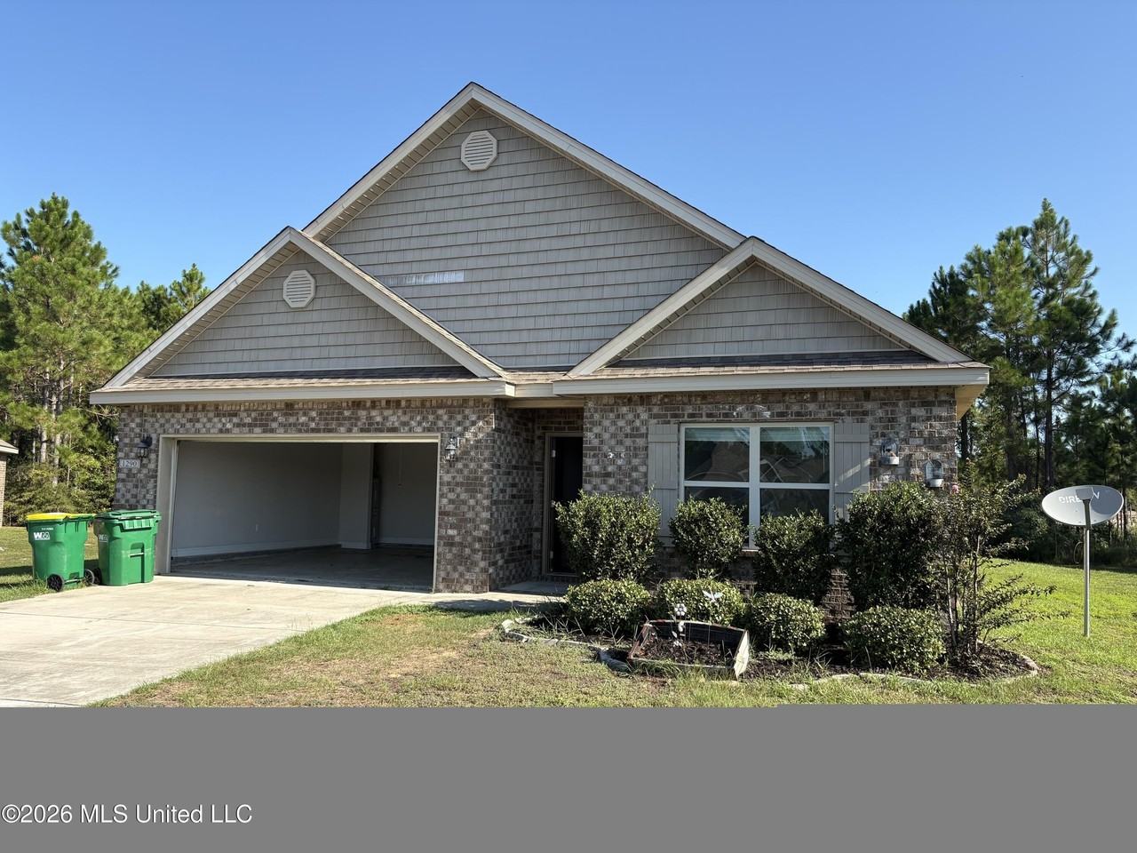 1290 Sage Ct - Photo 2 of 25