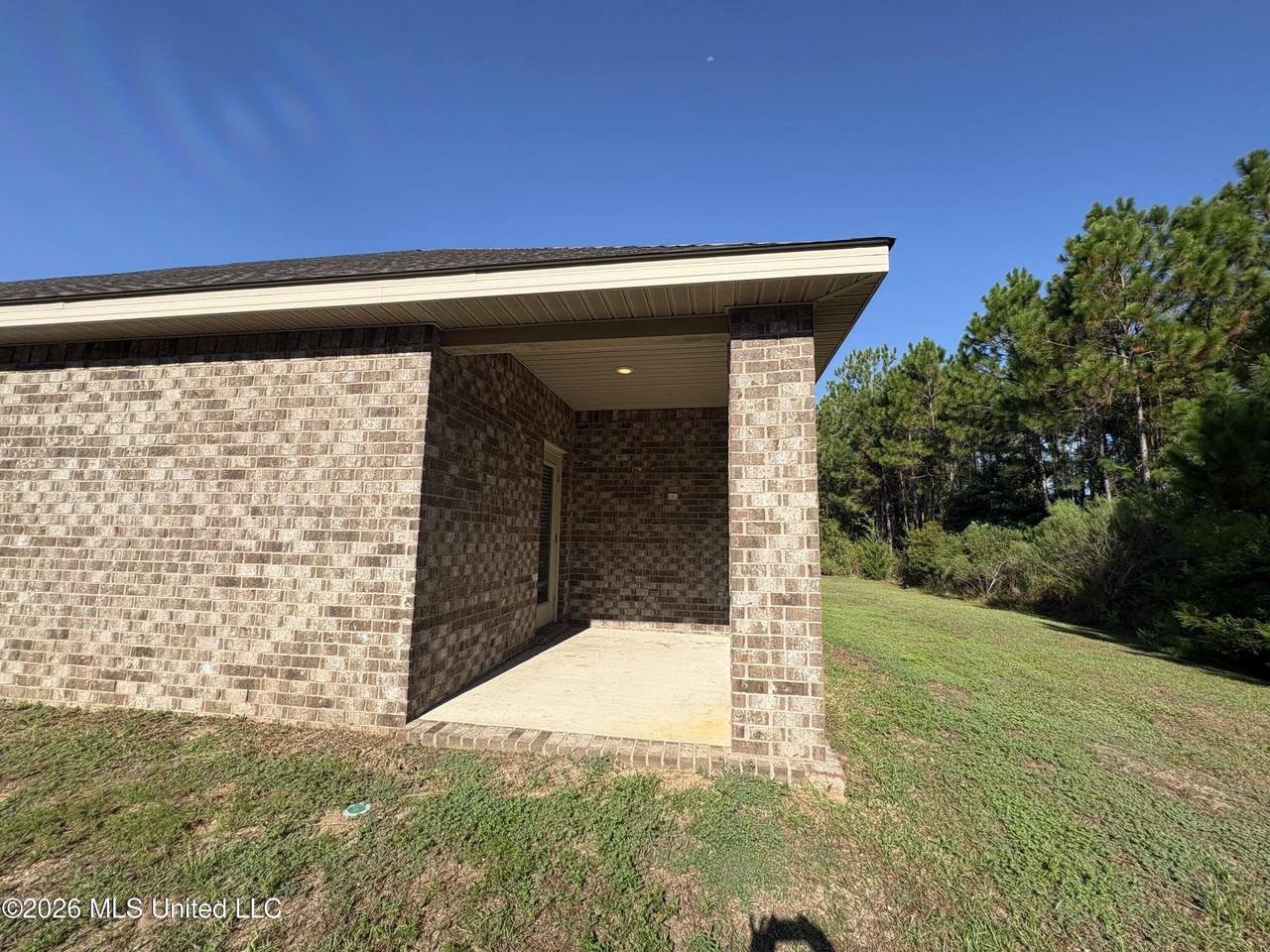1290 Sage Ct - Photo 3 of 25