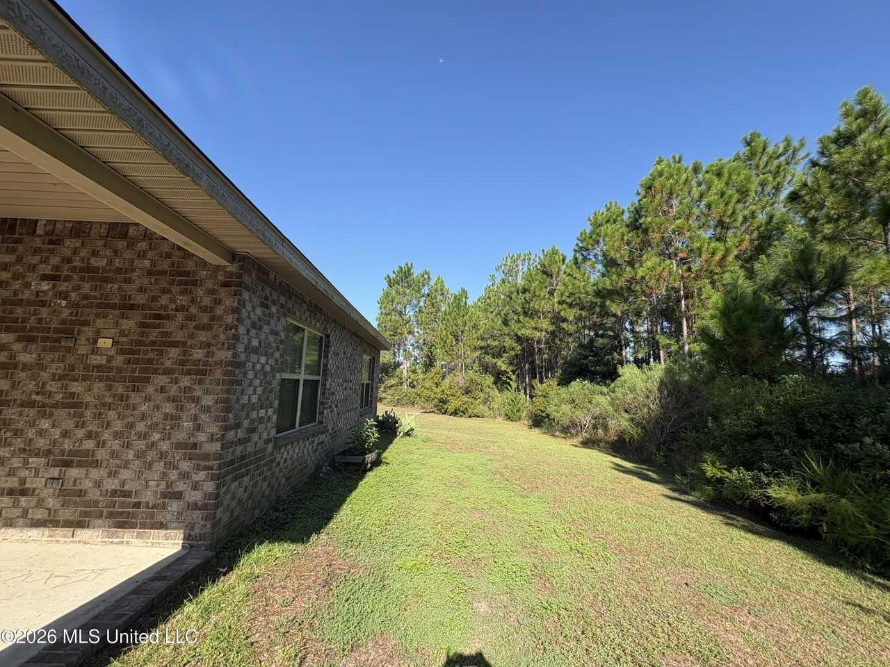 1290 Sage Ct - Photo 4 of 25