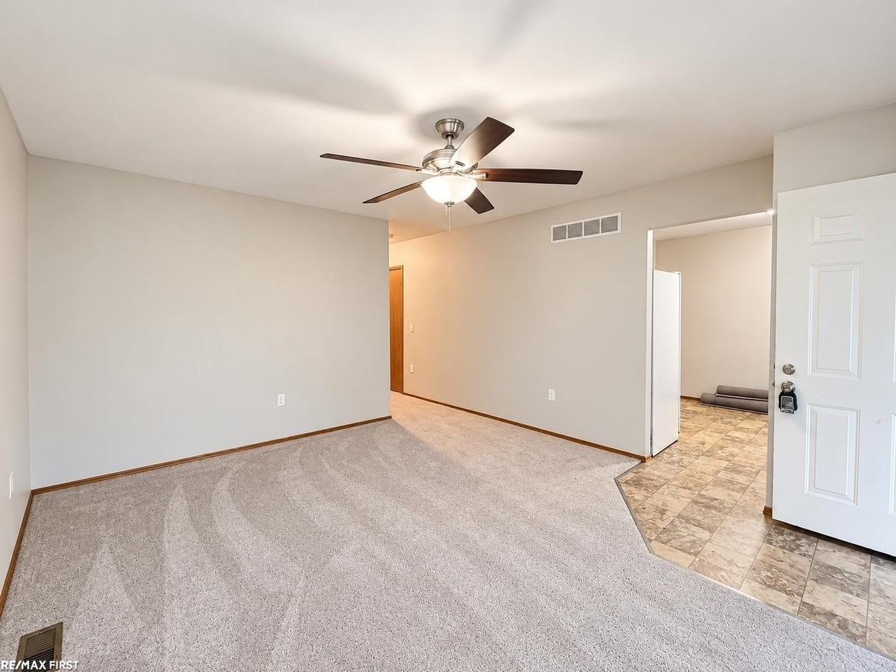 31660 Fraser Dr - Photo 5 of 12